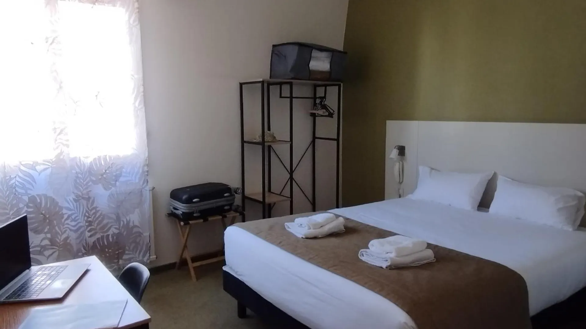Brit Hotel L'Arrivee Guingamp Francia