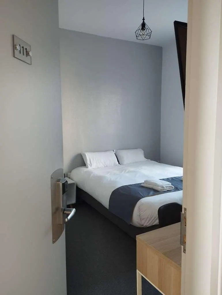 Brit Hotel L'Arrivee Guingamp